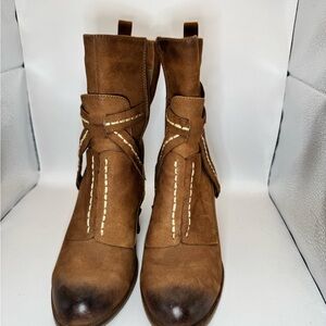 Antelope Tan Leather Ankle Boots with Stitching